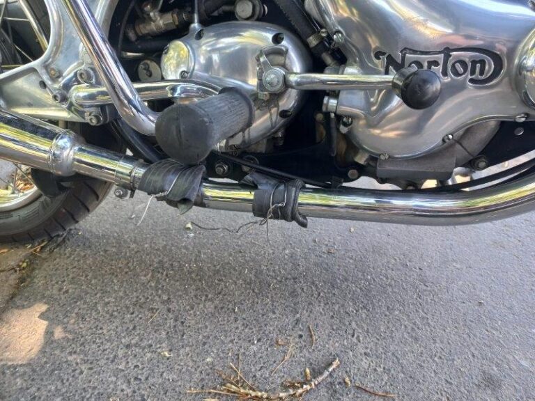 Commando Isolastic Exhaust System